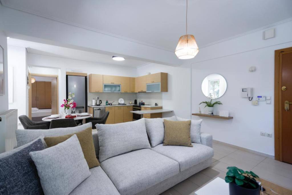 Pame Rentals - Cozy Glyfada Stay With Free Parking เอเธนส์ ภายนอก รูปภาพ
